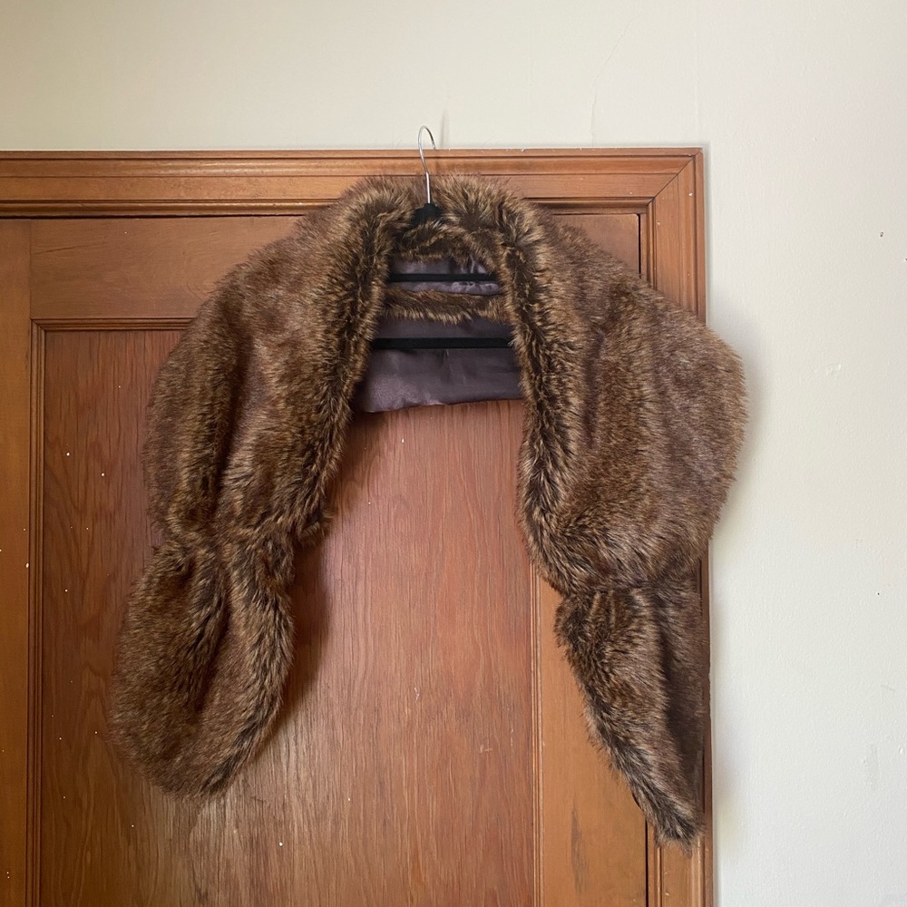 URBAN OUTFITTERS Brown Faux Fur Stole